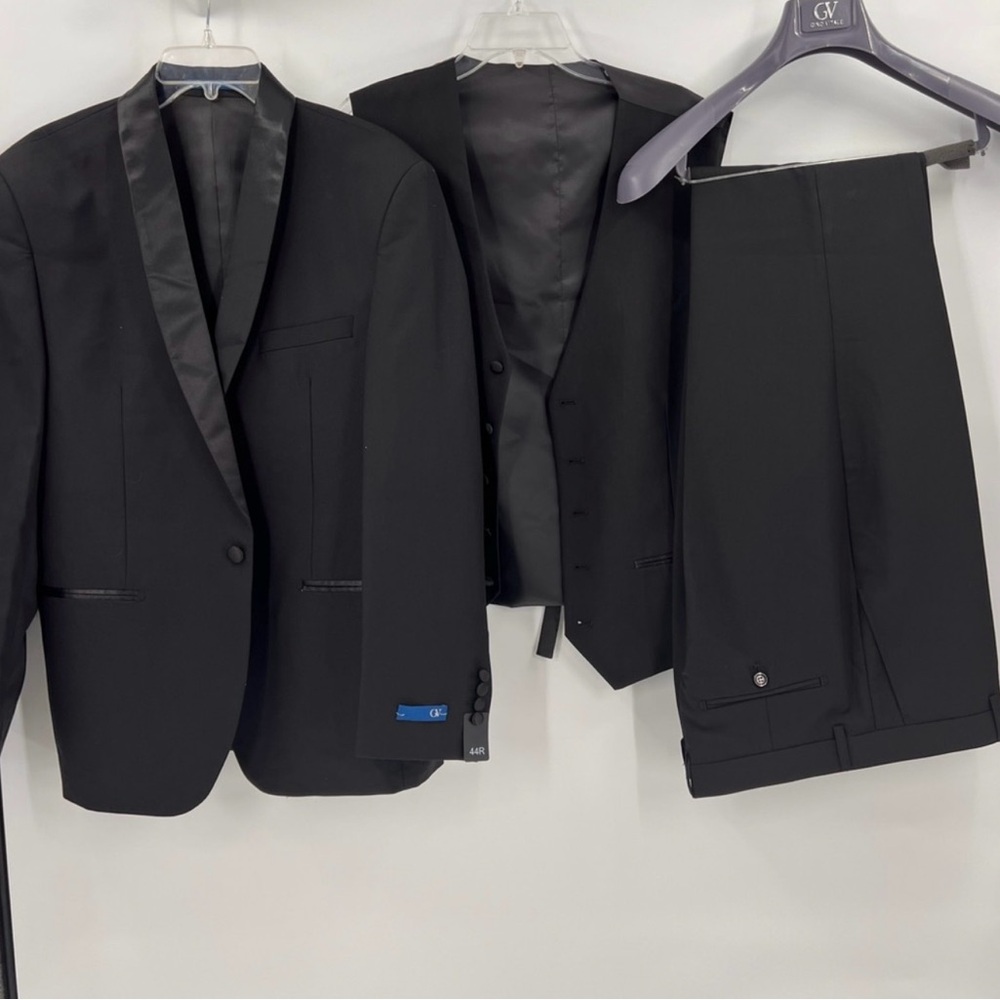 Premium Slim Fit 3-Piece Tuxedo Suit Jacket 44R Pants 38W, GINO VITALE (s0824)